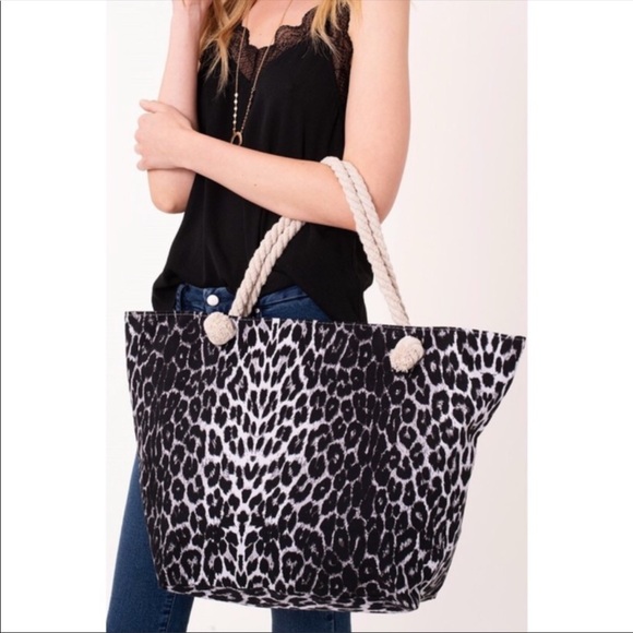 WON’T LAST! Leopard Print Tote - Picture 2 of 3